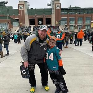 Meet your Posher, Travis